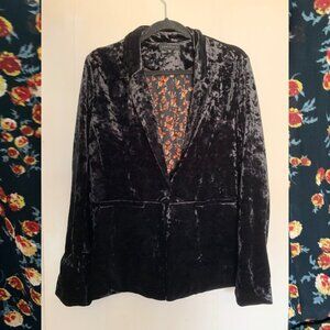 Sanctuary size L black velvet blazer with poly lining